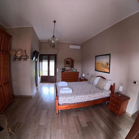 B&B A Casa Di Maybe 卡塞塔 外观 照片